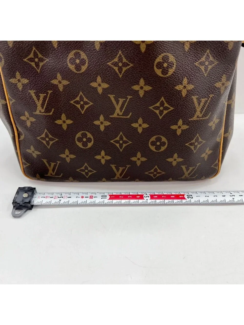 Louis Vuitton Tote Batignolles